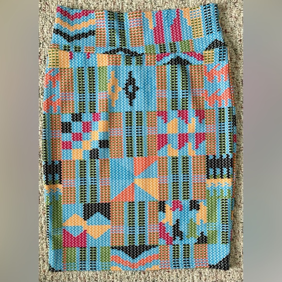EUC- Lularoe colorful pencil skirt size: m - Picture 3 of 4